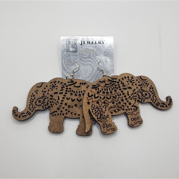 Brown wood elephant boho style hand carved Earrings - Picture 3 of 5
